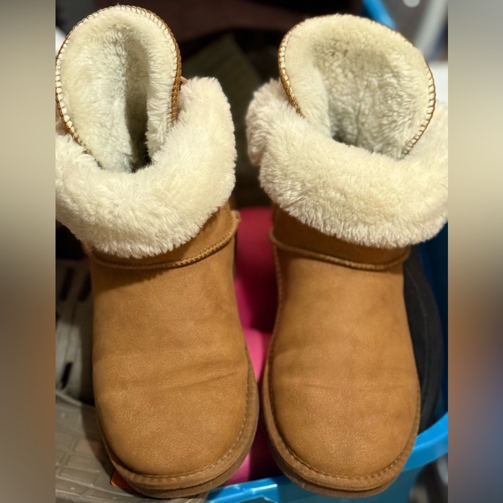 Nautica Tan Faux Fur Lined Boots